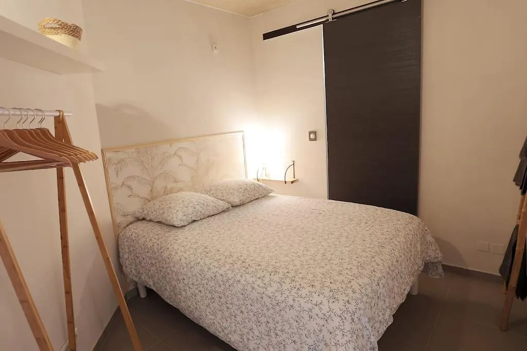 Le Saint Roch 1 - Ac Clim - Wifi - 50M Centre Ville Avignon 0*,  France