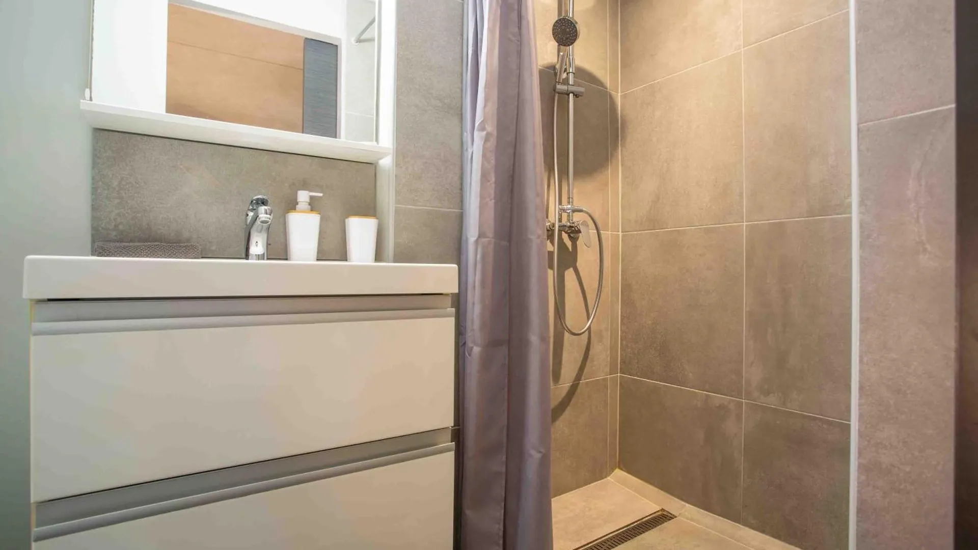 Appartement Le Saint Roch 1 - Ac Clim - Wifi - 50M Centre Ville Avignon