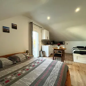 https://lomener-la-goelette-1-appartement-avec-2-chambres-et-2.inbrittany.com